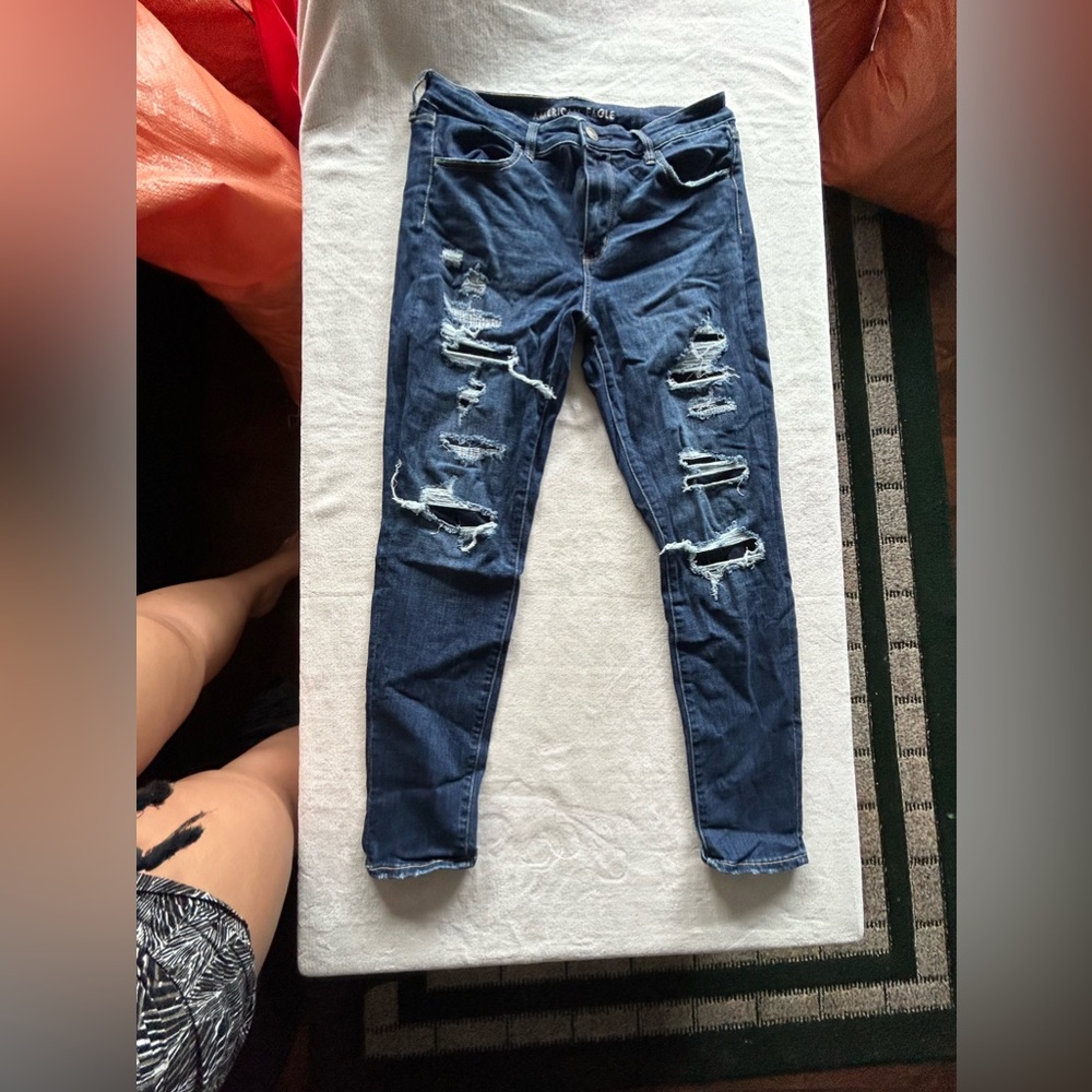 American eagle ripped skinny jeans